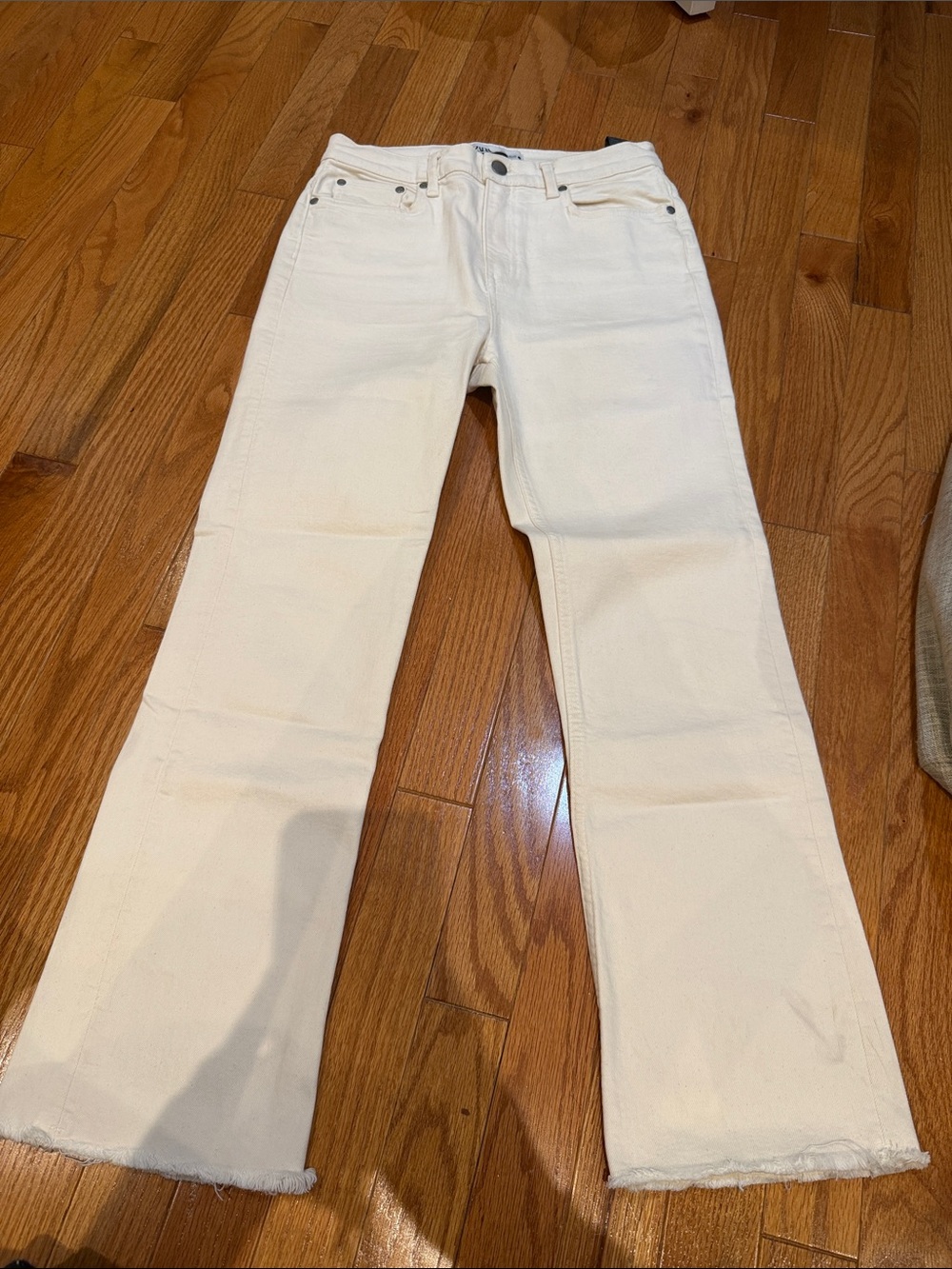 Zara Ivory White Straight Jeans with Frayed Bottom, Size 36 / US4